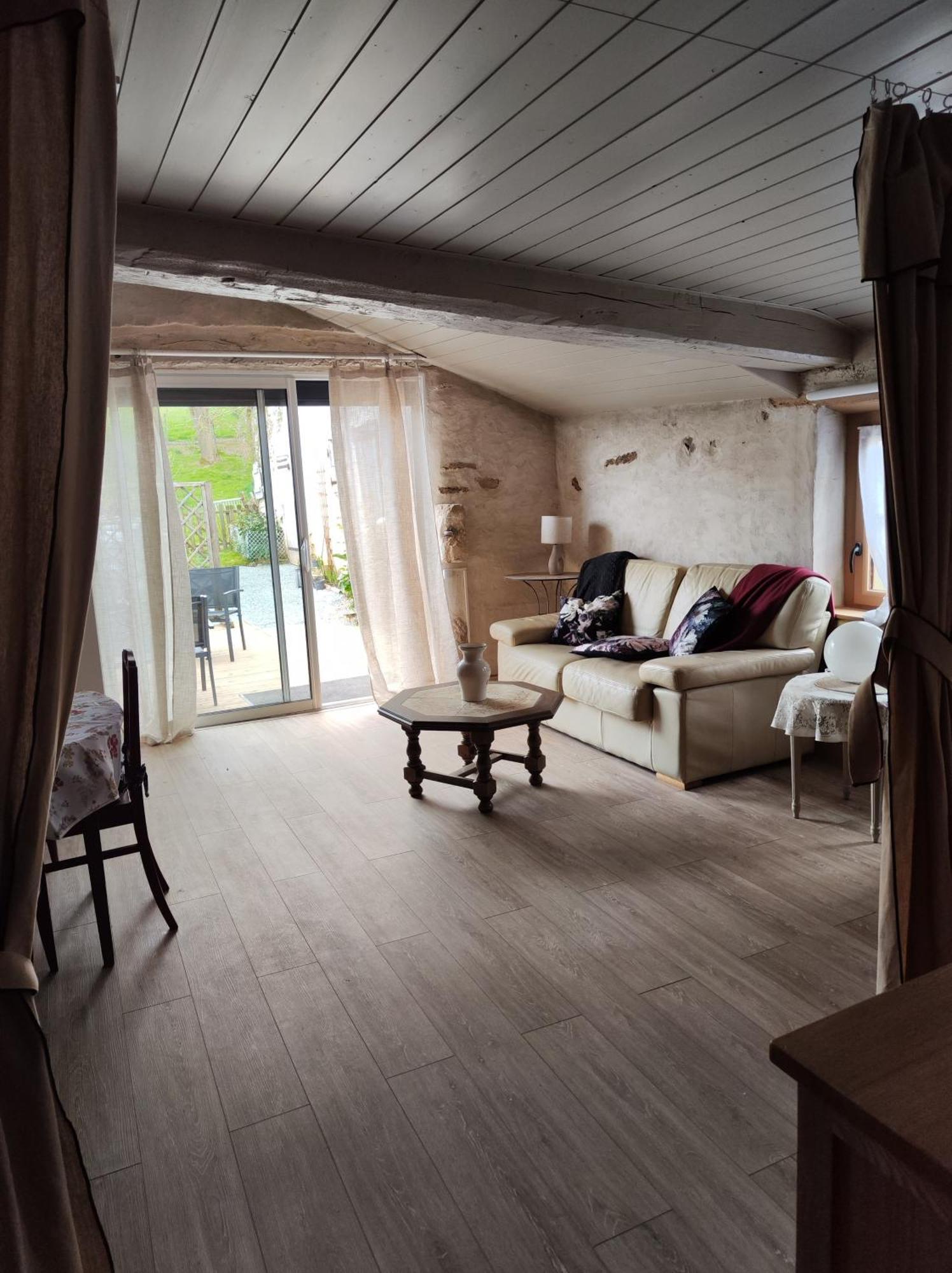 Halte Vendeenne Atypique Saint-Germain-l'Aiguiller ภายนอก รูปภาพ